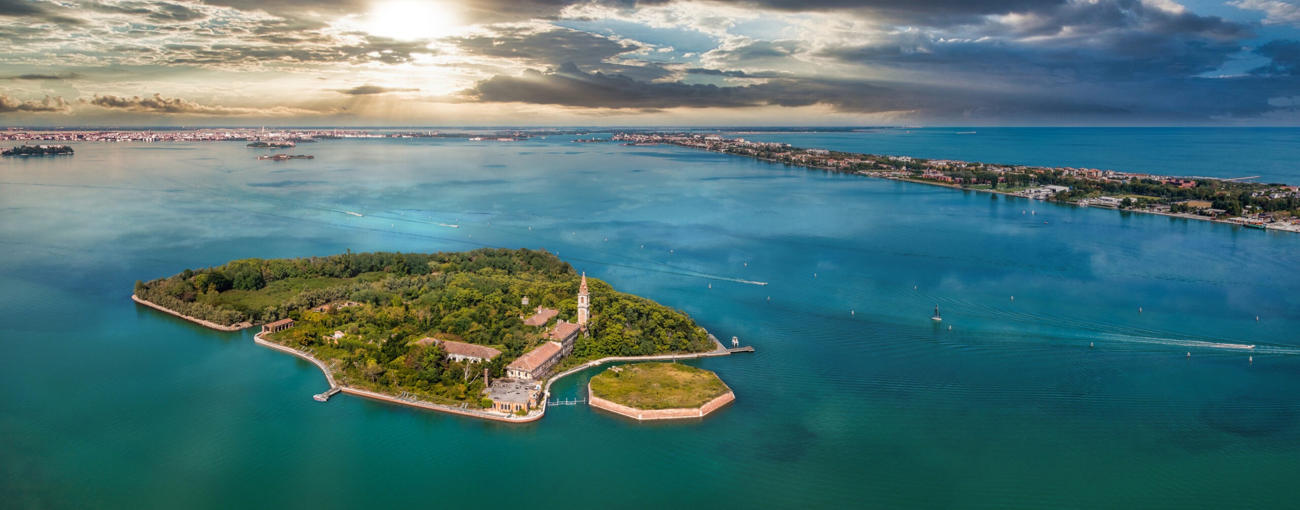 Isola di Poveglia: misteri e leggende della laguna