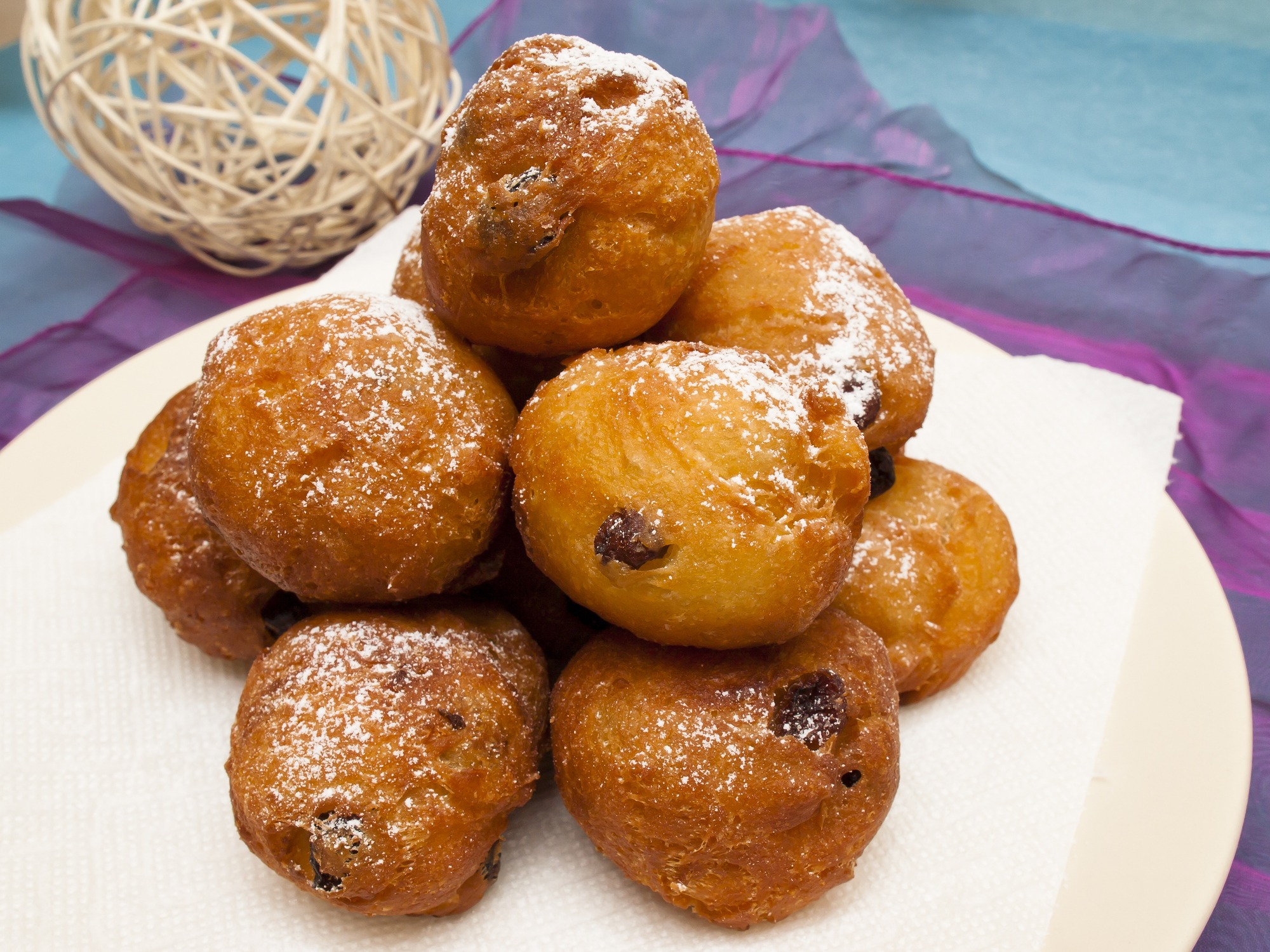 Dolci di Carnevale a Venezia: le fritole tradizionali